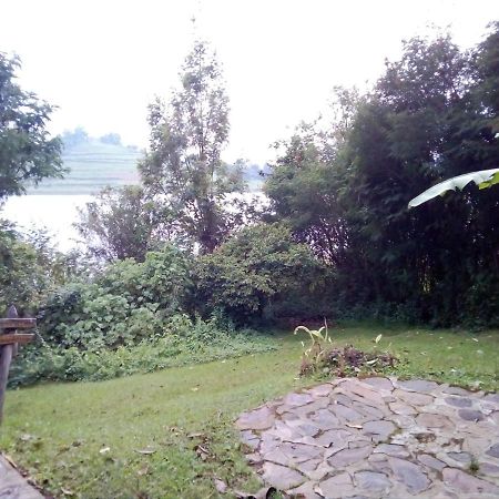 Byoona Amagara At Lake Bunyonyi Kabale Buitenkant foto